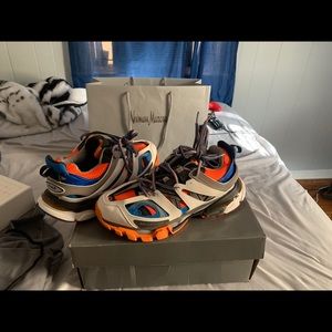 Balenciaga runners size 42